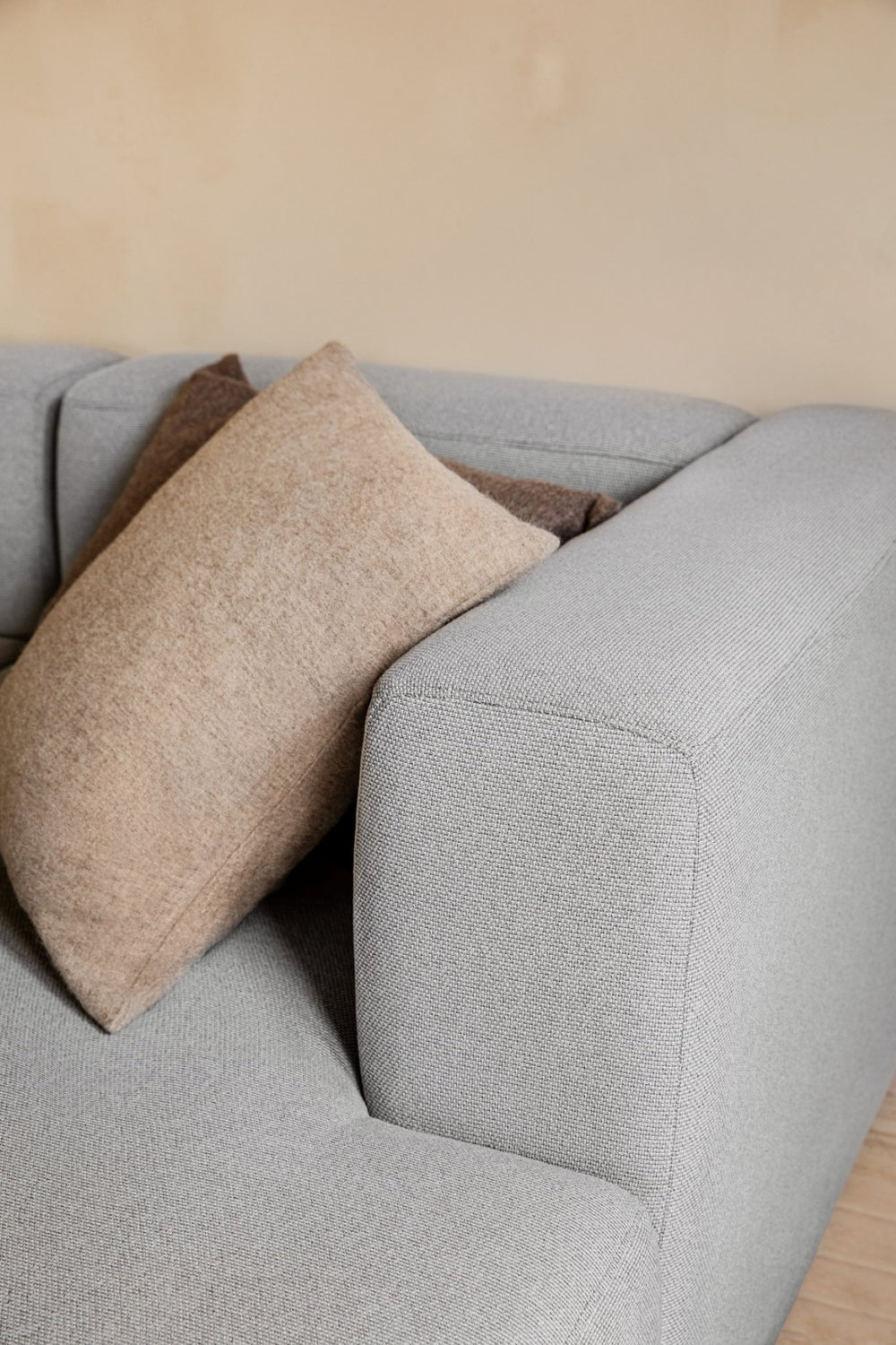 Qual è il rivestimento migliore per un divano? Guida, panoramica e consigli  – Livom