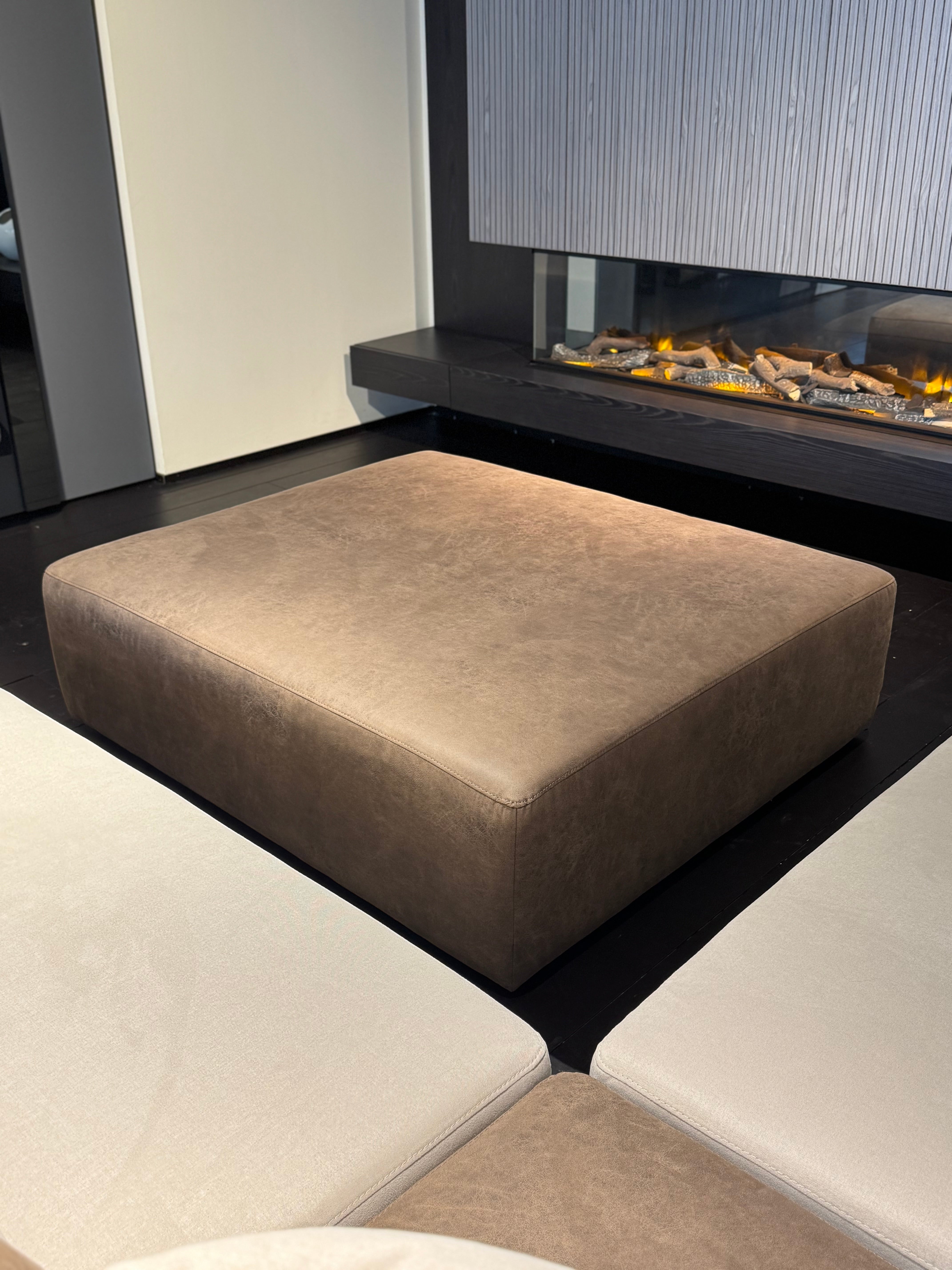 Outlet - Amy modular corner sofa with bed function - Showroom Milan