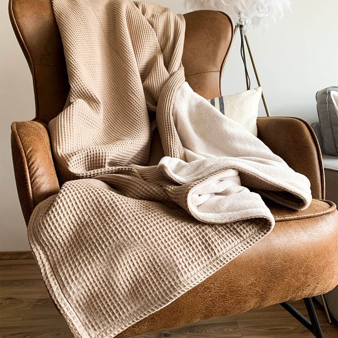Kuscheldecke Zoe Latte-Sandweiss 145 x 210 cm - Livom